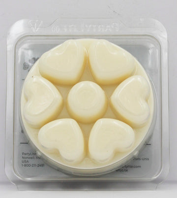 PARTYLITE LILY & LINEN SCENT PLUS HEART MELTS 3.2oz